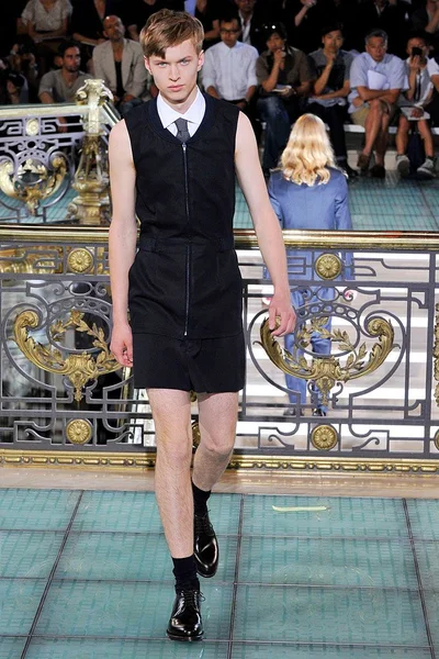 Look 38